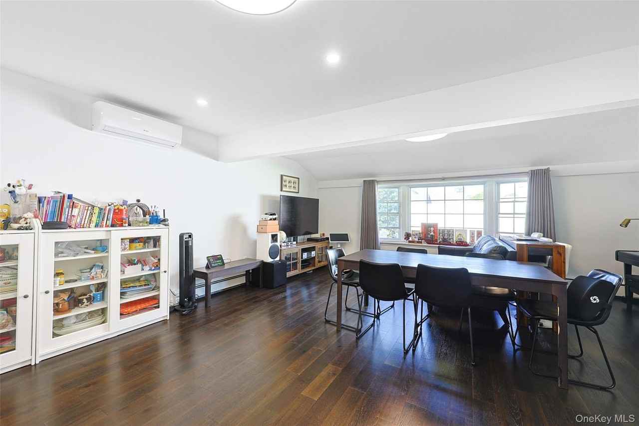 80 Cypress Ln E - Photo 3 of 18