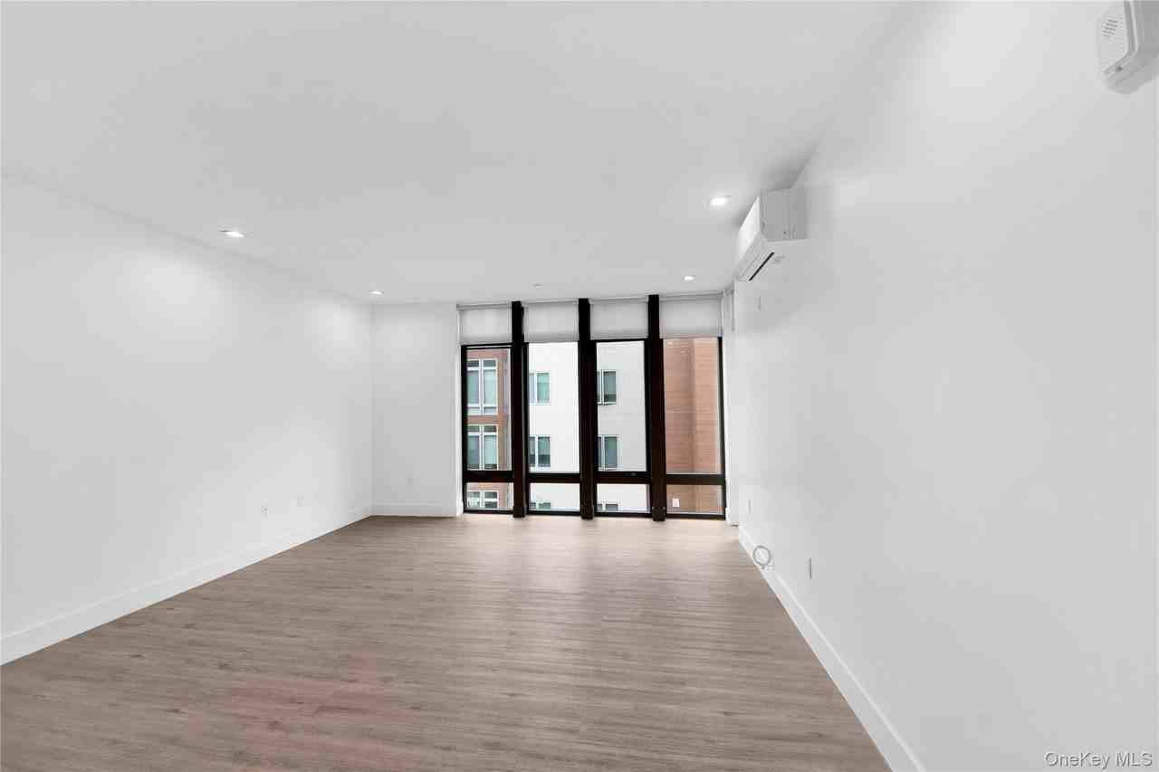 645 N Macquesten Pkwy - Photo 4 of 23