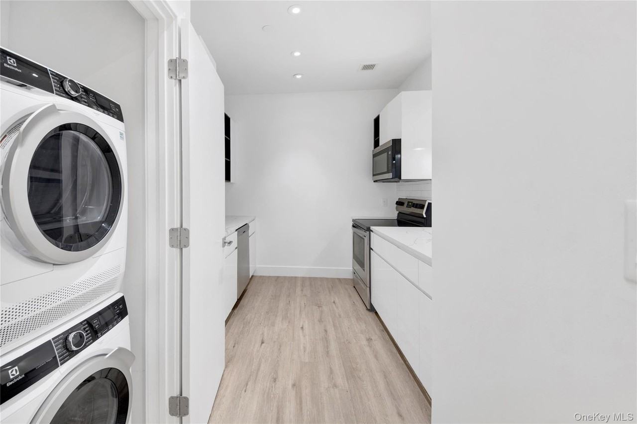 645 N Macquesten Pkwy - Photo 6 of 23