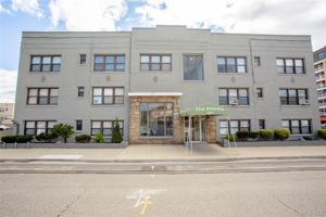 featured image of 302 E Broadway Apt B #B