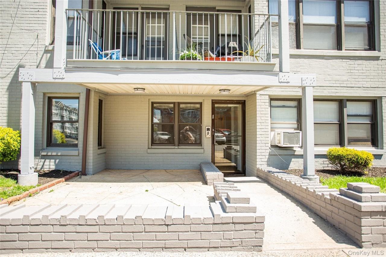 302 E Broadway Apt B #B - Photo 3 of 25