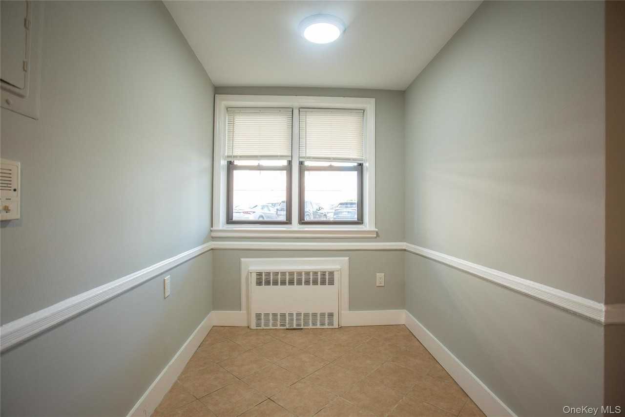 302 E Broadway Apt B #B - Photo 7 of 25