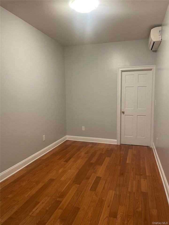 7231 68th St - Photo 5 of 7