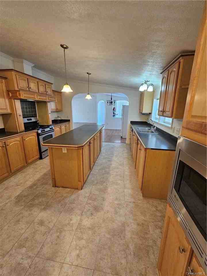 3 Wildwood Ln - Photo 6 of 23