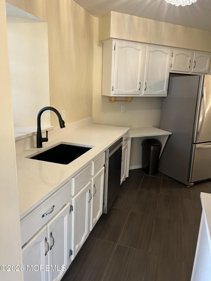 1021 Waters Edge Drive - Photo 3 of 16