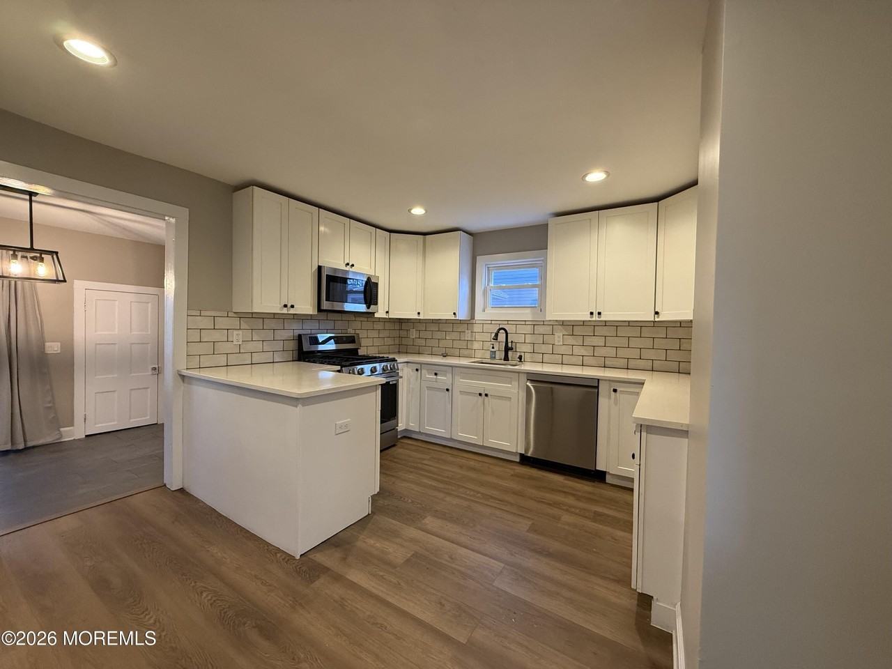 30 Conover St - Photo 7 of 38