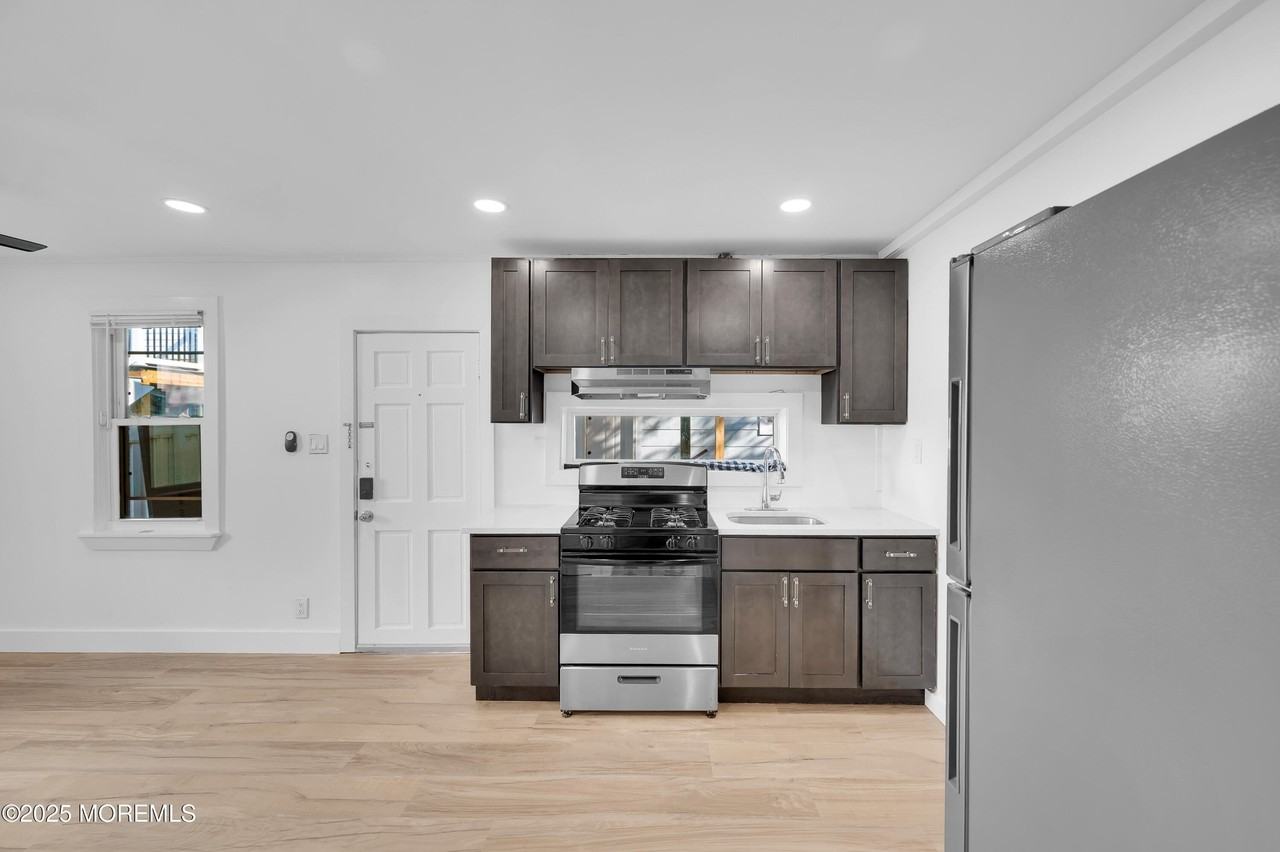 231 Blaine Ave Apt C #C - Photo 7 of 15