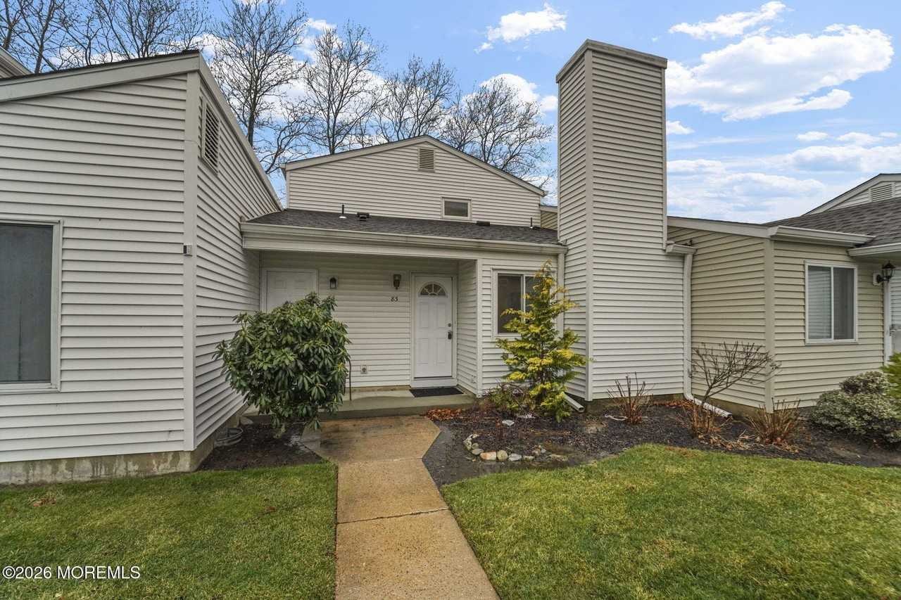 83 Greenwood Dr - Photo 2 of 18