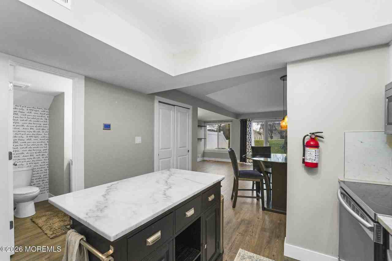 83 Greenwood Dr - Photo 5 of 18