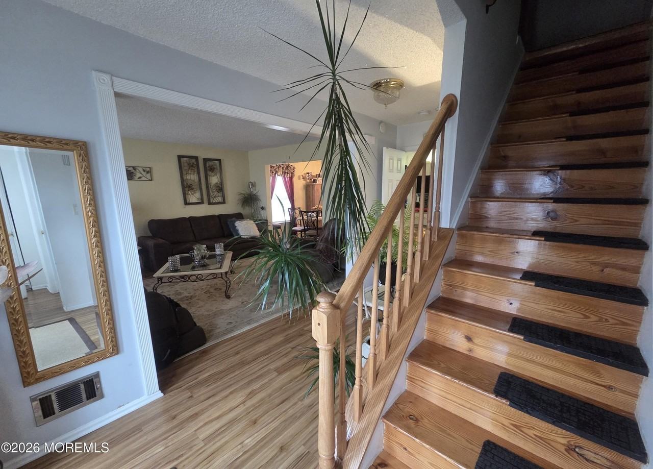 67 Deer Run Dr S - Photo 3 of 18