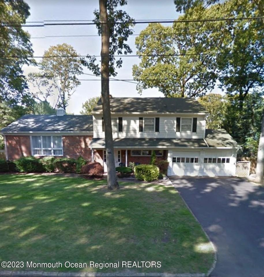 293 Lawrence Ave - Photo 2 of 18