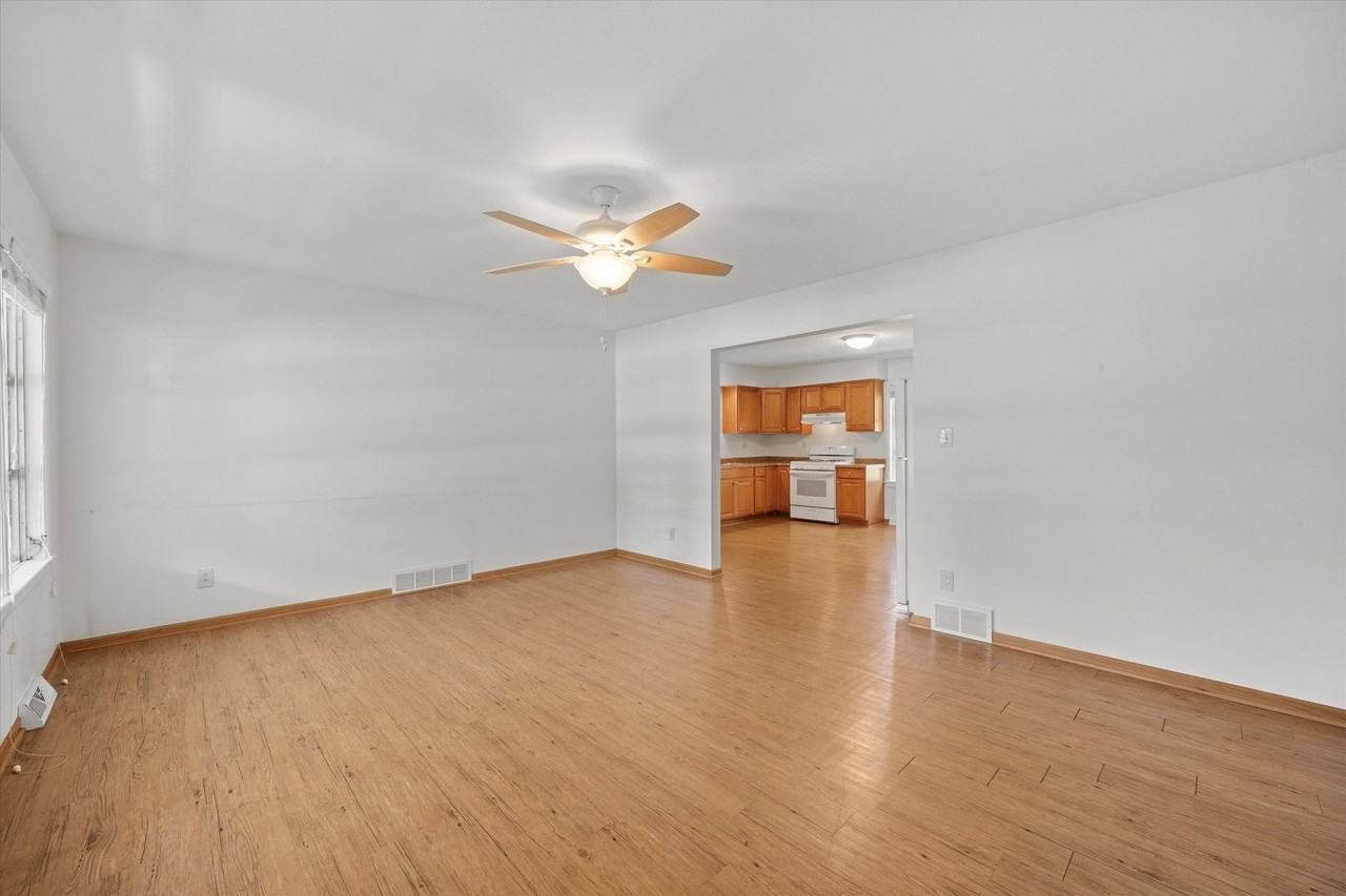 249 W Nebraska St - Photo 5 of 21