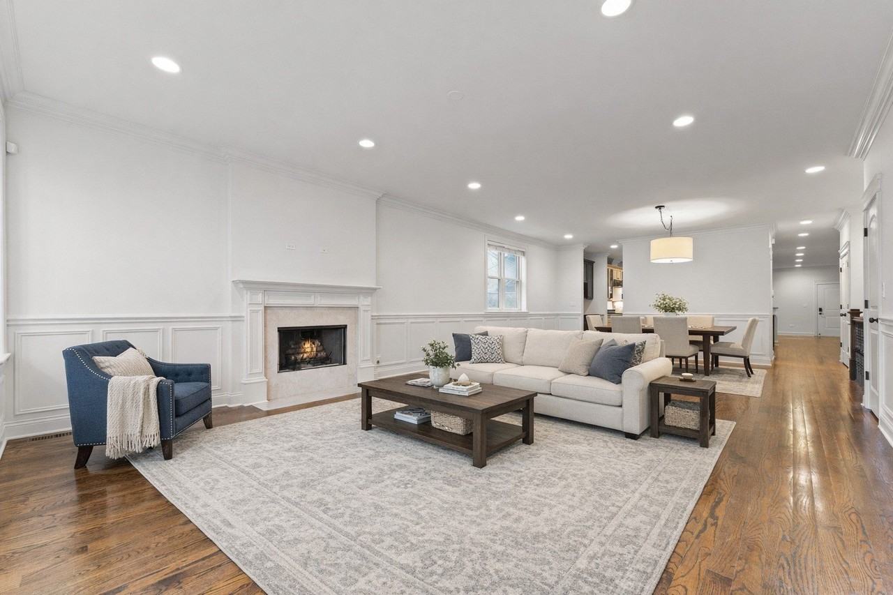 3716 N Kenmore Ave Apt 1 #1 - Photo 2 of 26