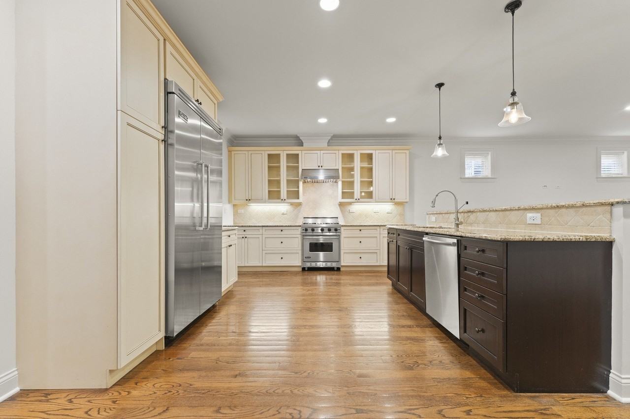 3716 N Kenmore Ave Apt 1 #1 - Photo 6 of 26