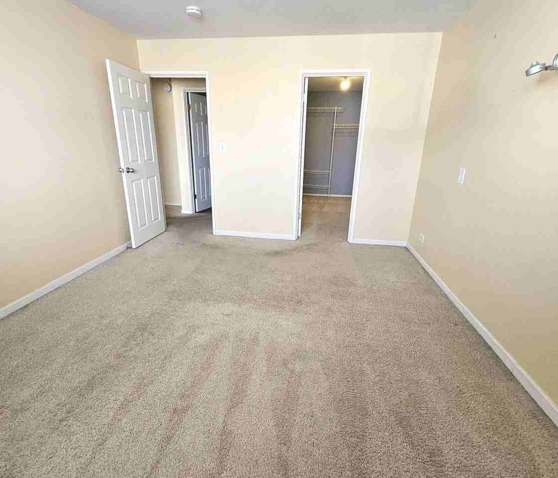 1375 Rebecca Dr Apt 219 #219 - Photo 5 of 10