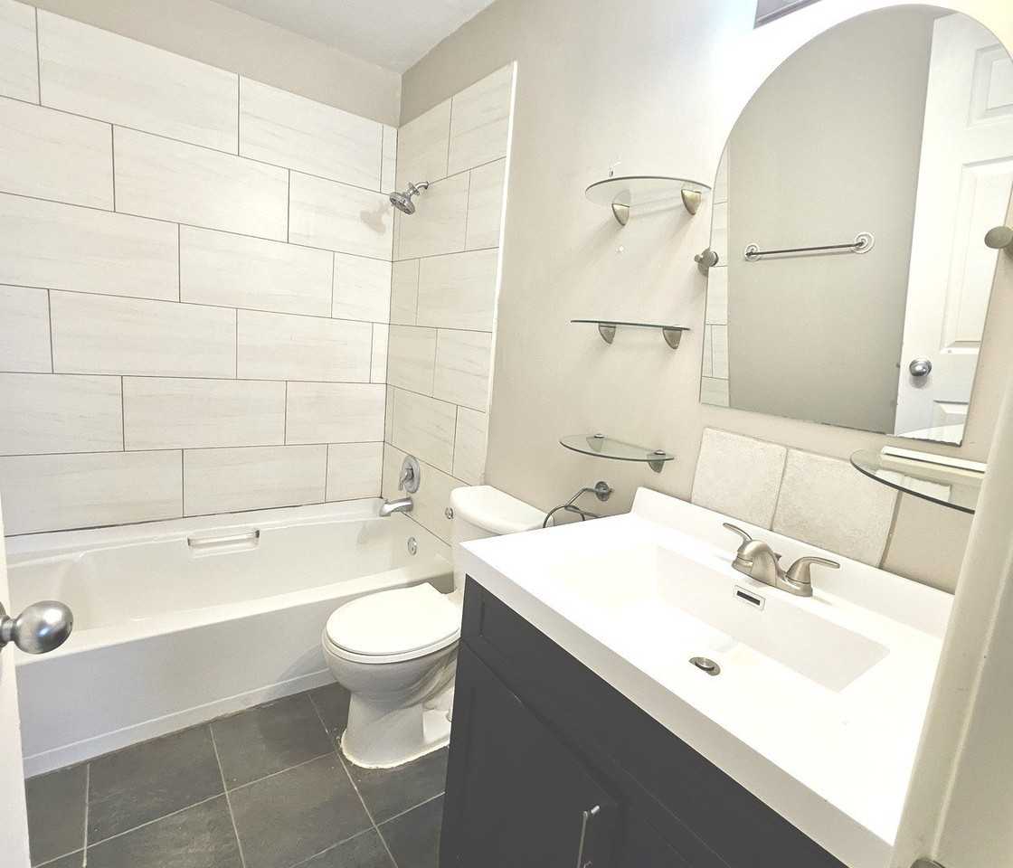 1375 Rebecca Dr Apt 219 #219 - Photo 7 of 10