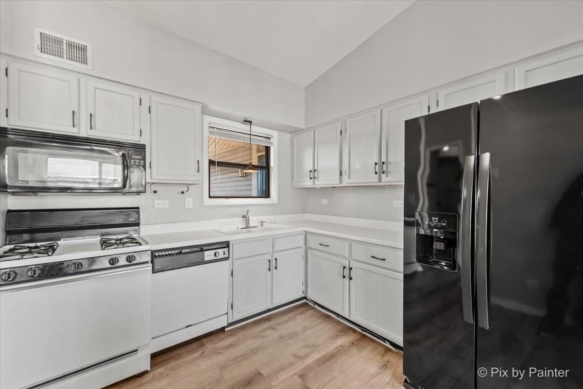 5815 Wilshire Ct Unit D #D - Photo 4 of 31