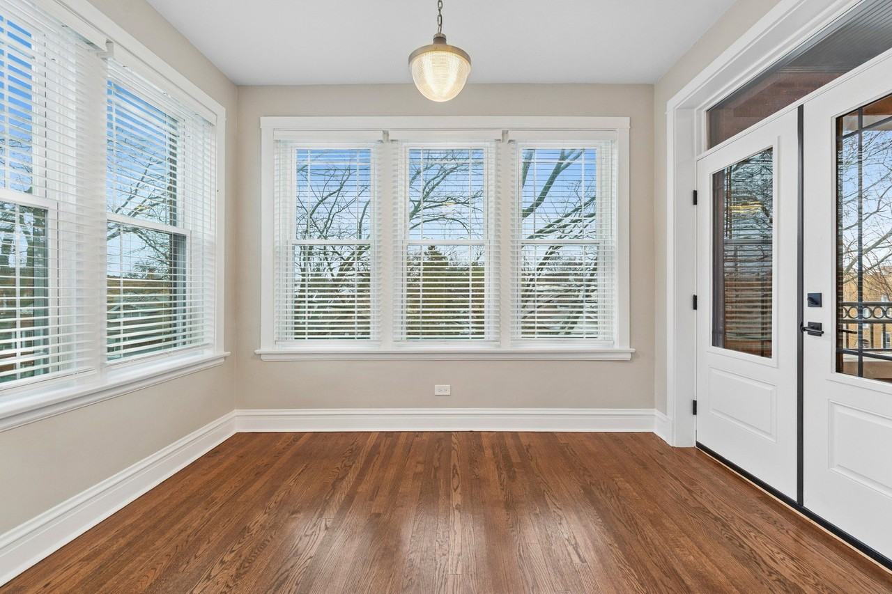 4932 N Ridgeway Ave Apt 2 #2 - Photo 7 of 21