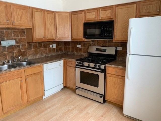 6616 104th Pl Apt 4 #4 - Photo 2 of 10