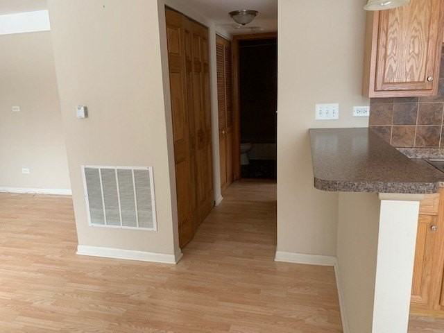 6616 104th Pl Apt 4 #4 - Photo 4 of 10