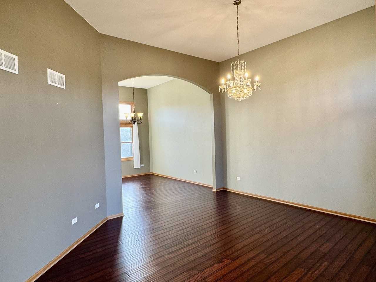 12457 Walden Rd - Photo 4 of 41