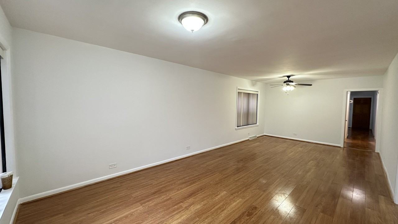 2745 W Berwyn Ave Unit 1 #1 - Photo 2 of 14