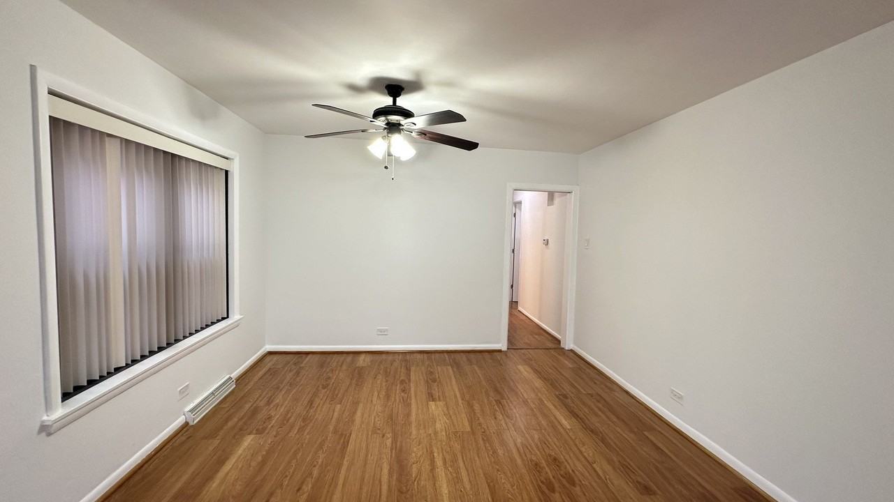 2745 W Berwyn Ave Unit 1 #1 - Photo 5 of 14