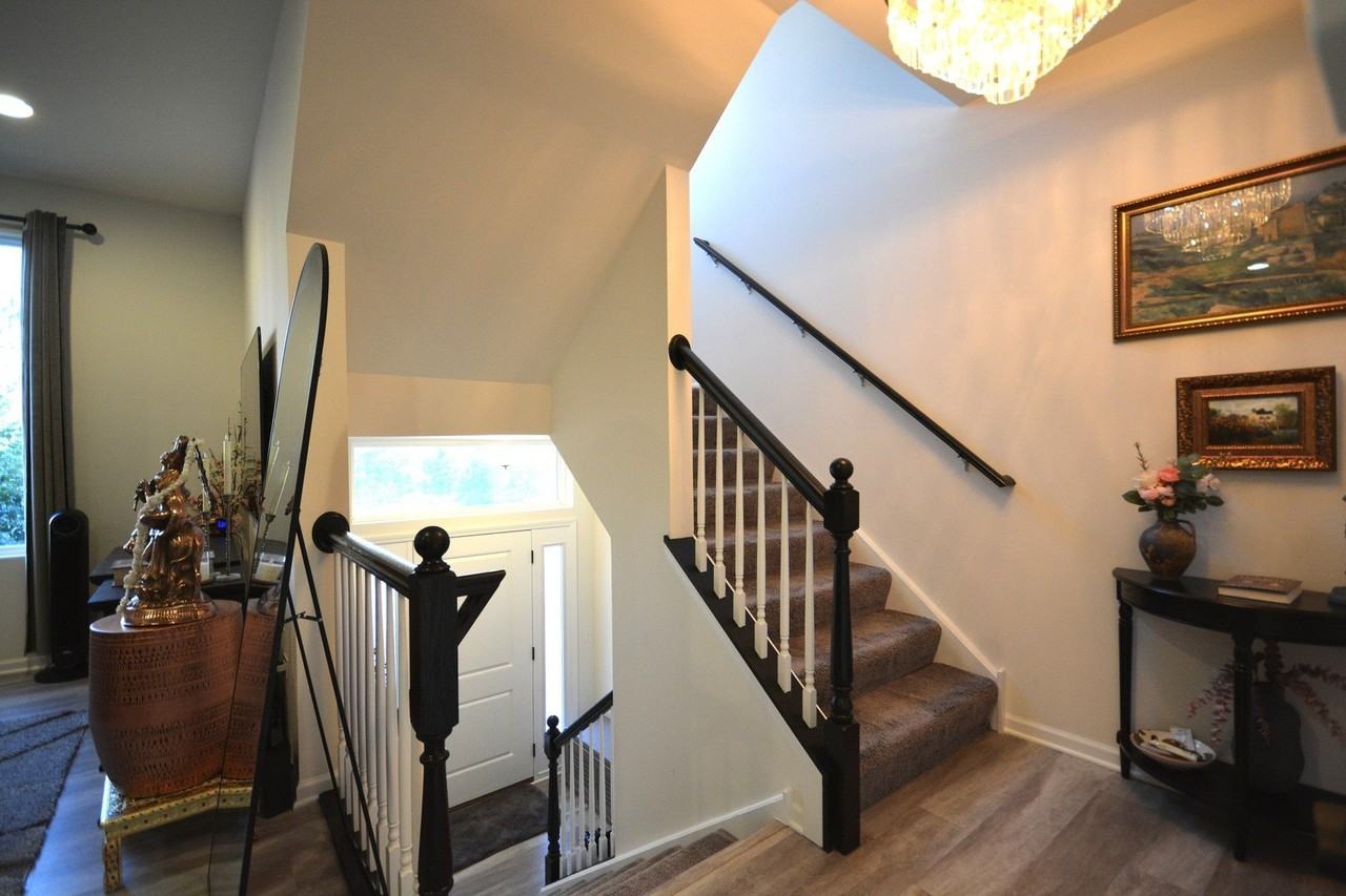 3S624 Everton Dr - Photo 2 of 13