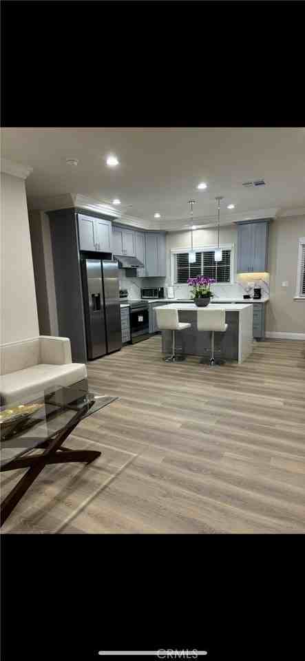 2030 S Chapel Ave - Photo 5 of 13