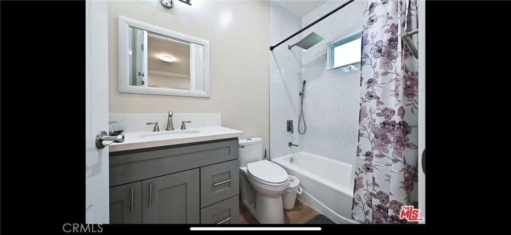 2030 S Chapel Ave - Photo 7 of 13