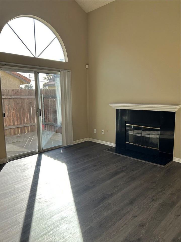 375 E Phillips Blvd - Photo 3 of 14