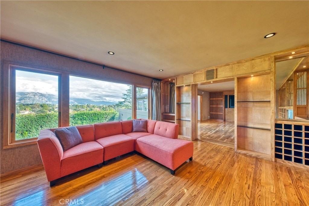 1530 Poppy Peak Dr - Photo 4 of 45