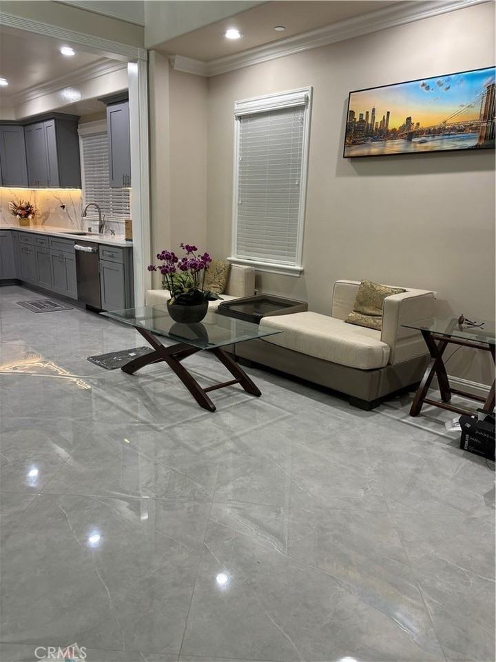 2028 S Chapel Ave - Photo 7 of 23