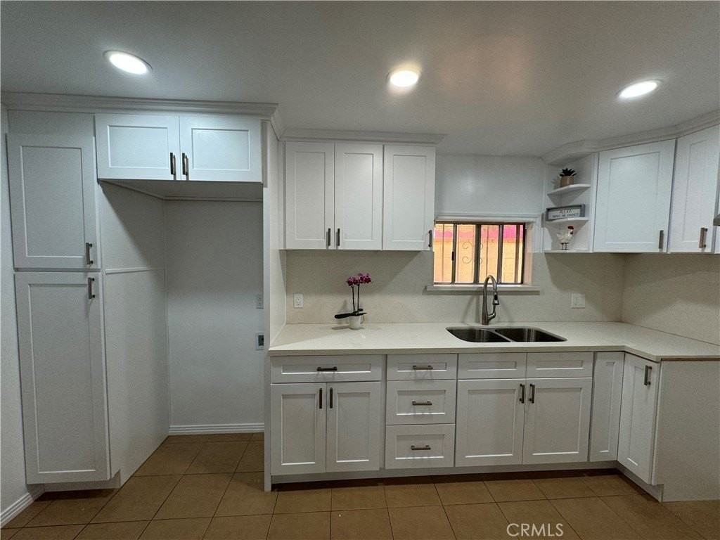 6823 Vinevale Ave - Photo 4 of 14