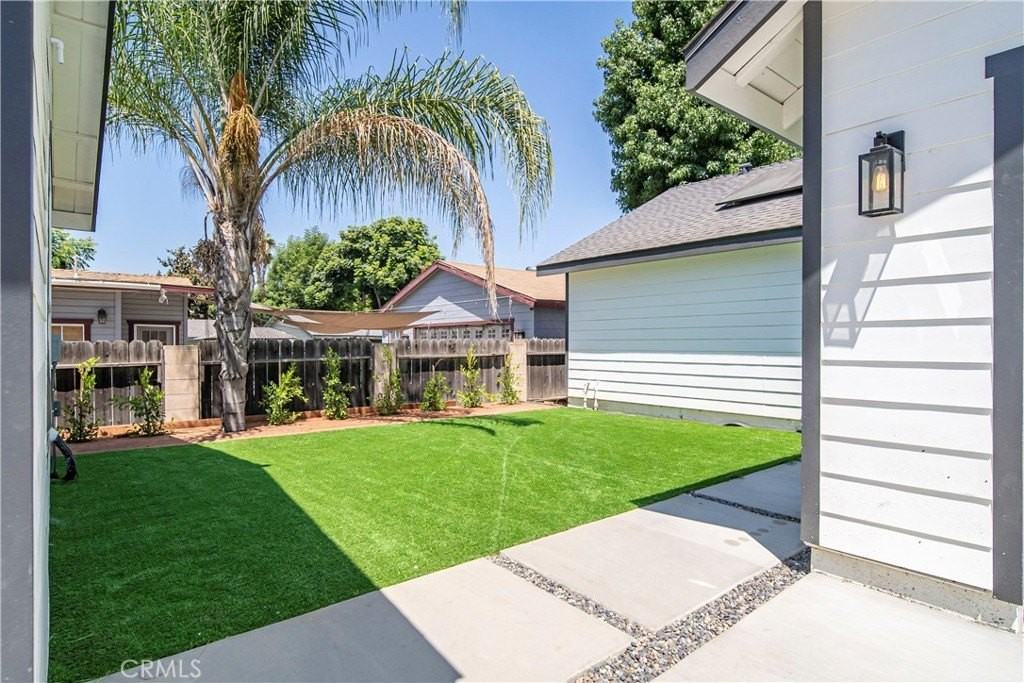 12423 Howard St - Photo 2 of 50