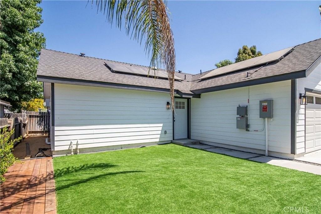 12423 Howard St - Photo 4 of 50