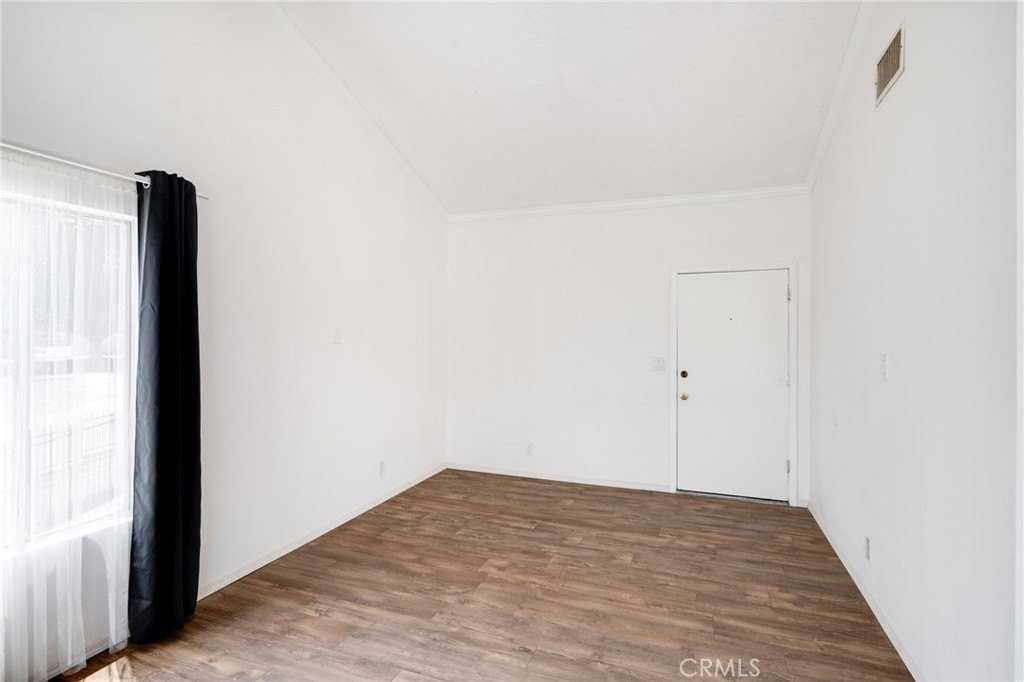 2254 Riverside Dr #2256 - Photo 3 of 27