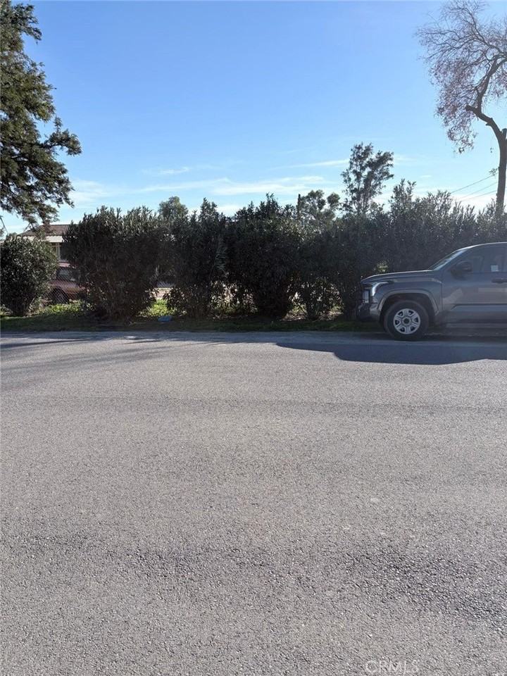 22821 Deprad St - Photo 2 of 8