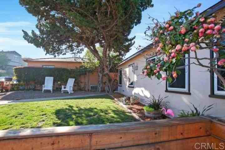 3020 Eagle St - Photo 3 of 17