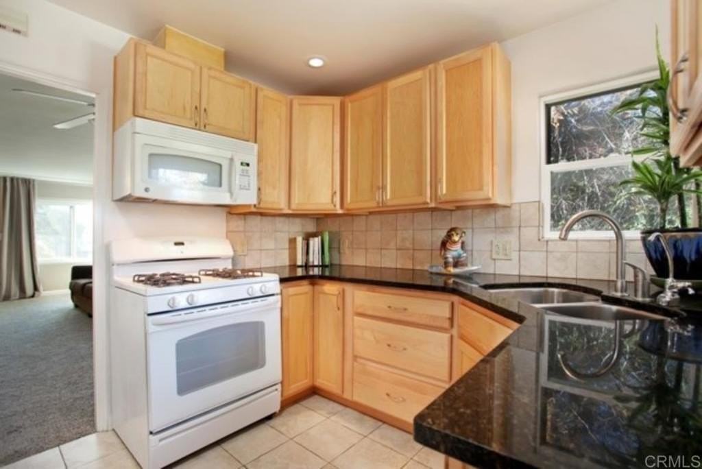 3020 Eagle St - Photo 6 of 17