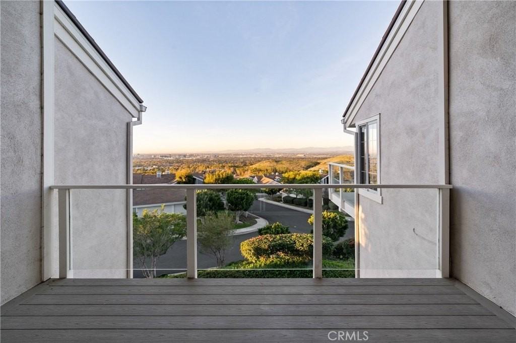 6 Saros #68 - Photo 7 of 35