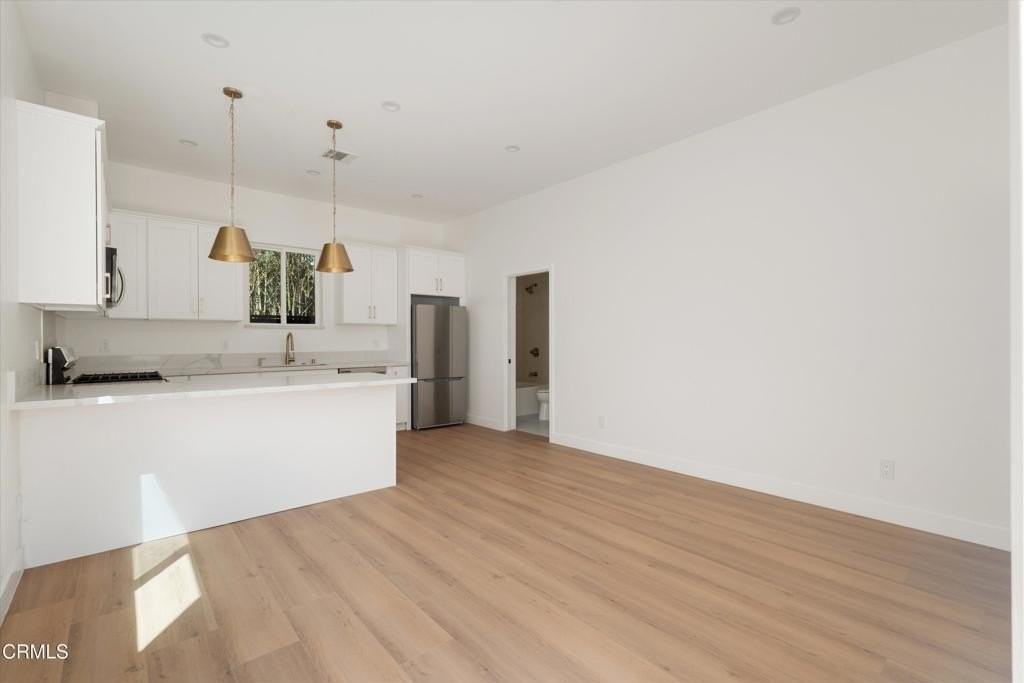 10558 Encino Ave - Photo 3 of 18