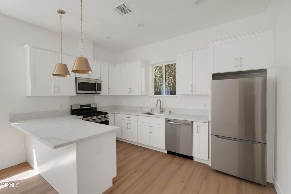 10558 Encino Ave - Photo 4 of 18