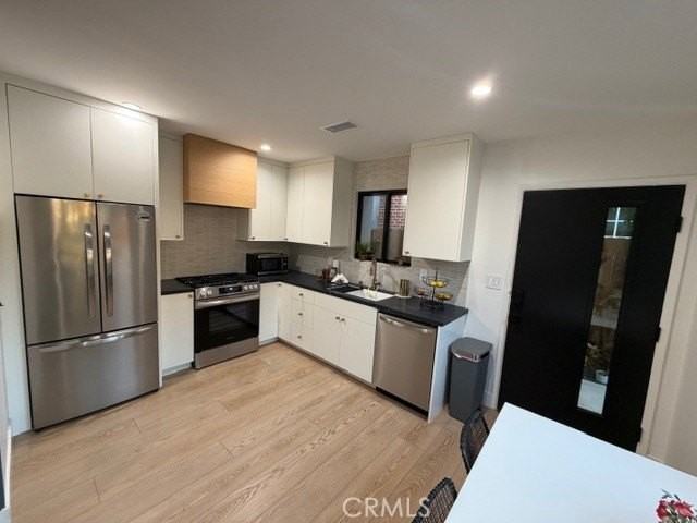 425 Terraine Ave #A - Photo 2 of 13