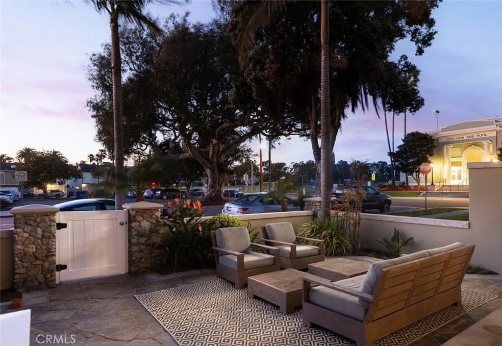 624 16th St - Photo 4 of 37