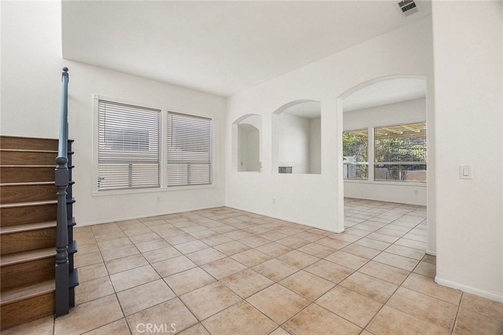 966 Cimarron Ln - Photo 3 of 25