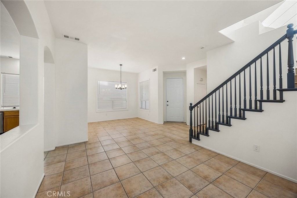 966 Cimarron Ln - Photo 4 of 25