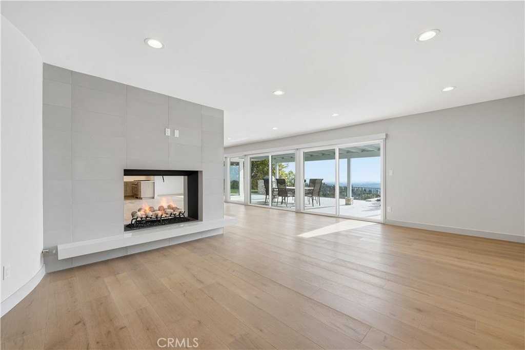 5527 Burning Tree Dr - Photo 5 of 50