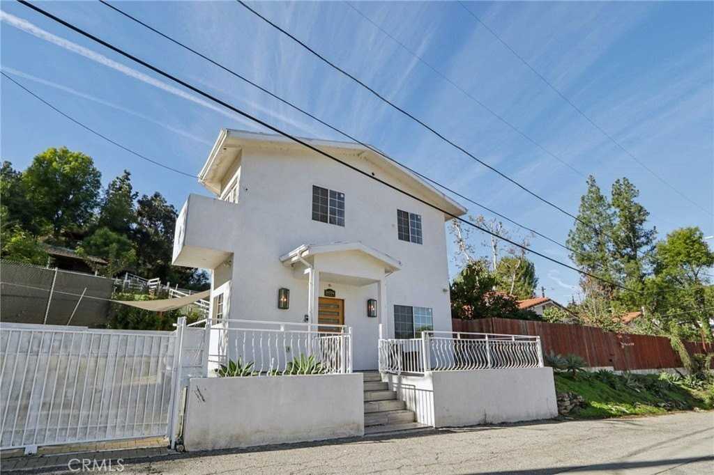 24334 Crestlawn St - Photo 3 of 31