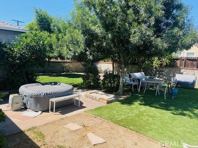 18829 Martha St - Photo 3 of 14